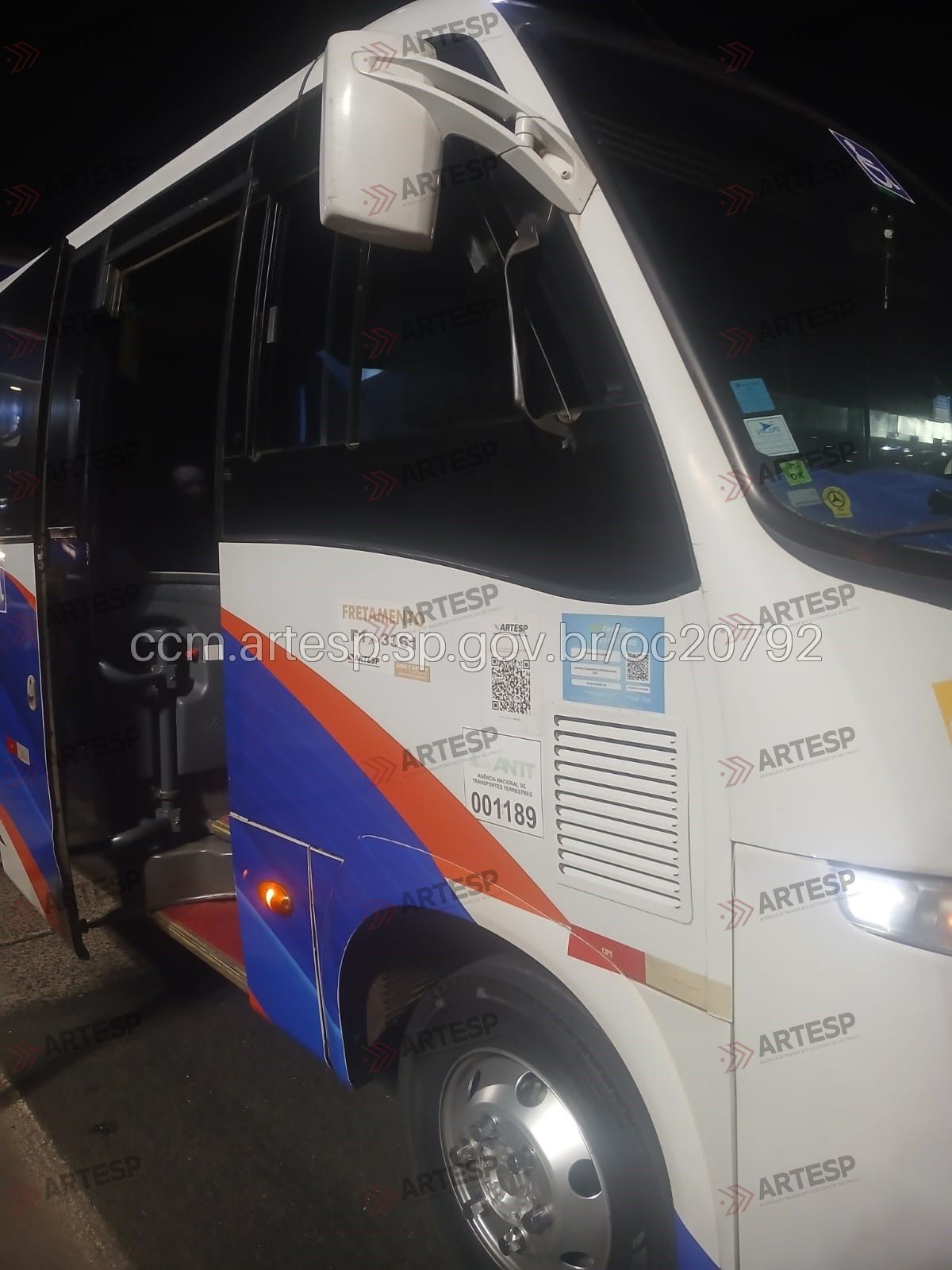Cancela de pedágio na Via Anhanguera não abre e causa acidente com carro, micro-ônibus e carreta, em Limeira