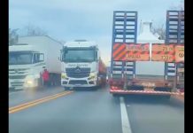 Colisão entre carreta-baú e carro na BR-135/MG deixa 1 morto e 2 feridos, em Bocaiúva