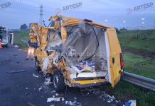 Motorista para em acostamento da Ayrton Senna e morre atropelado por carreta