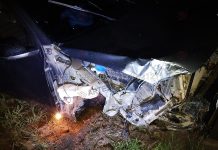Colisão entre camionete Amarok e Fusca deixa dois mortos na Dom Pedro I, em Perdões Colisão entre camionete Amarok e Fusca deixa dois mortos na Dom Pedro I, em Perdões