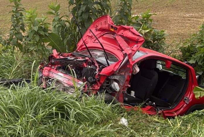 Acidente na SC-410 deixa homem morto e duas pessoas feridas, em Canelinha