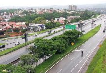 Motoristas devem ficar atentos nas estradas devido às chuvas fortes previstas para o interior de SP Motoristas devem ficar atentos nas estradas devido às chuvas fortes previstas para o interior de SP