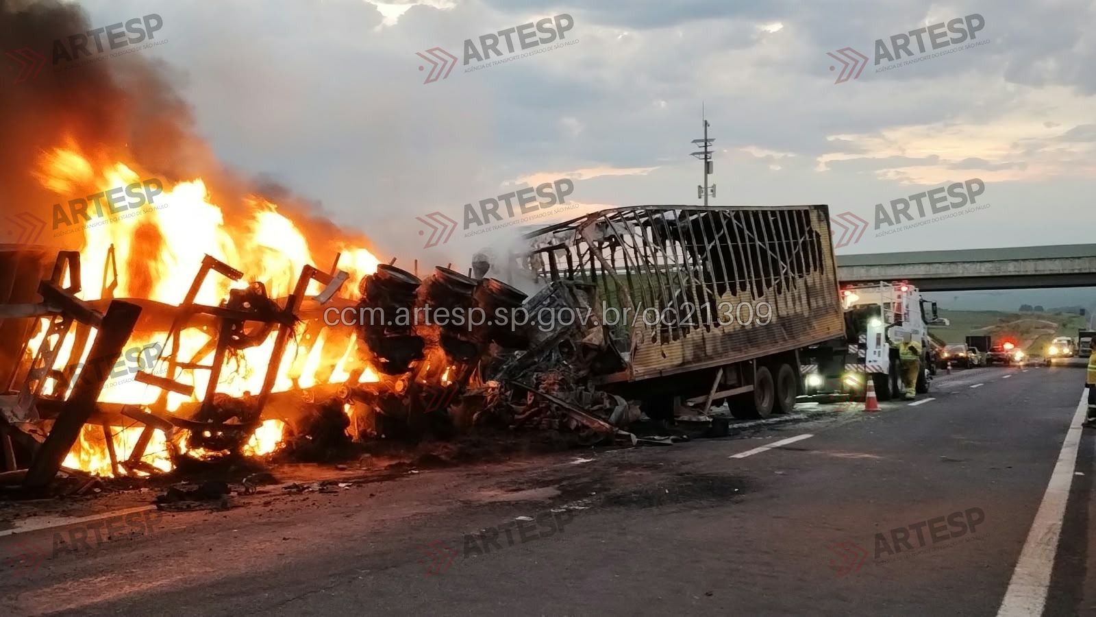 Caminhoneiro dos Correios morre carbonizado em acidente na Marechal Rondon, em Guarantã (SP)