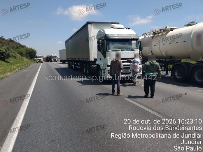 Acidente na Rodovia dos Bandeirantes causa interdição de faixas, em Jundiaí (SP) Acidente na Rodovia dos Bandeirantes causa interdição de faixas, em Jundiaí (SP)