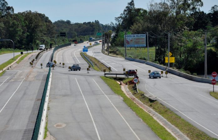 BR-116/RS terá desvio de tráfego em Pelotas, a partir desta terça-feira (6) BR-116/RS terá desvio de tráfego em Pelotas, a partir desta terça-feira (6)