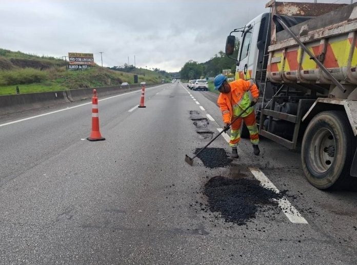 Usuários da Via Dutra (BR-116) devem ficar atentos em Resende (RJ), devido a obras Usuários da Via Dutra (BR-116) devem ficar atentos em Resende (RJ), devido a obras